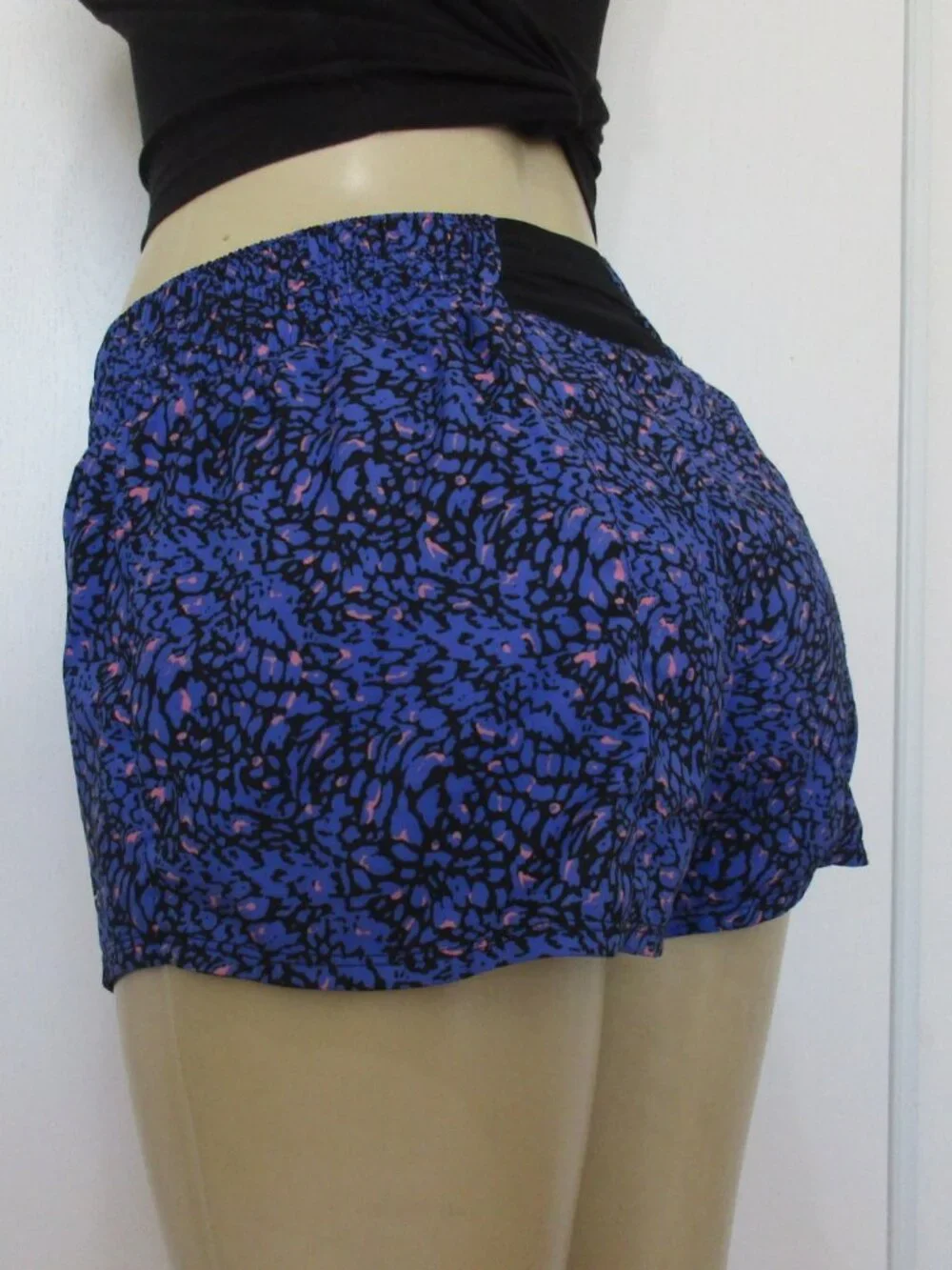 NIKE Athletic Shorts Size Medium DRI Fit Running Purple Print